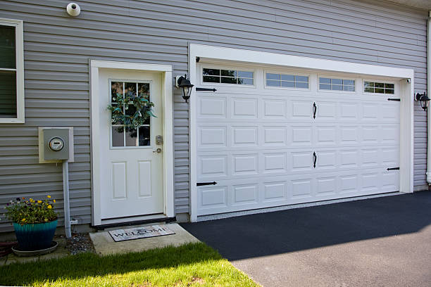 24/7 Emergency Garage Door Panel Replacement experts in Clinton, NY